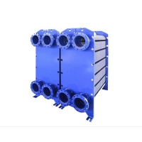 熱交換器在工程領(lǐng)域中的發(fā)展方向及前景是怎樣的?熱交換器是一種用于傳熱的設備， 主要用于工業(yè)領(lǐng)域中的蒸汽和流體的加熱、 冷和， 回收等工藝過(guò)程中。 隨著(zhù)工程技術(shù)的不斷發(fā)展和應用需求的增 加，熱交換器也在不斷進(jìn)步和改進(jìn)。本文將從四個(gè)方面來(lái)探討熱交換器在工程領(lǐng)域中的發(fā)展方向及前景。 提高傳熱效率 傳熱效率是衡量熱交換器性能的重要指標之一。目前，熱交換器的傳熱效率已經(jīng)達到很高水平，但在工程應用中仍然存在一定的提升空間。未來(lái)的 發(fā)展方向之一，是通過(guò)改進(jìn)傳熱介質(zhì)的流動(dòng)方式和傳熱表面的結構設計，進(jìn)一步提高熱交換器的傳熱